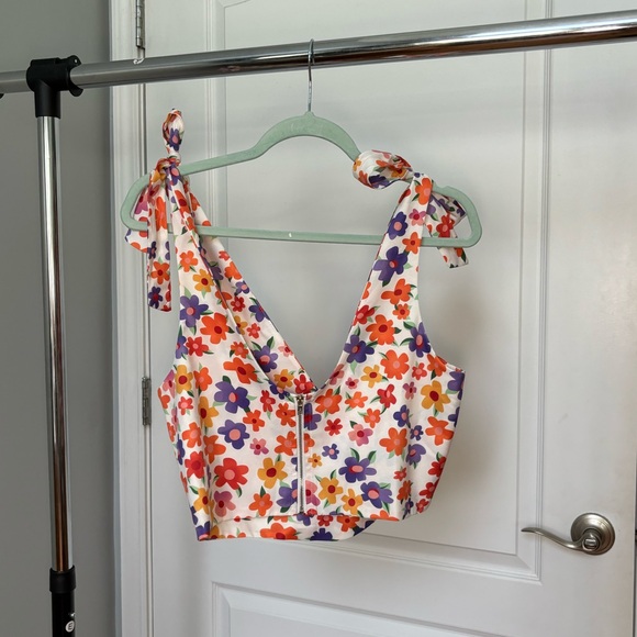 Floral crop top - Picture 3 of 4